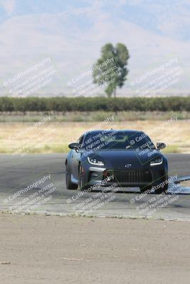 media/Sep-15-2024-Speed Ventures (Sun) [[7a54f7ed2f]]/Black Group/Session 1 (Outside Grapevine)/
